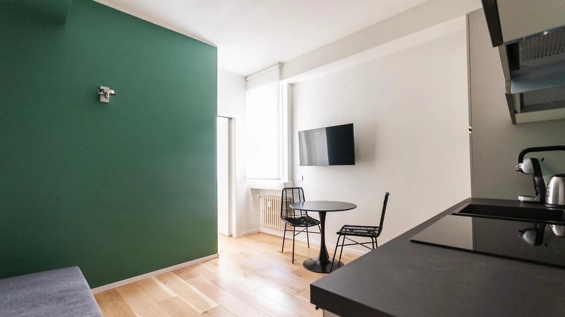 Youhosty - Perego 7 Sx Milan