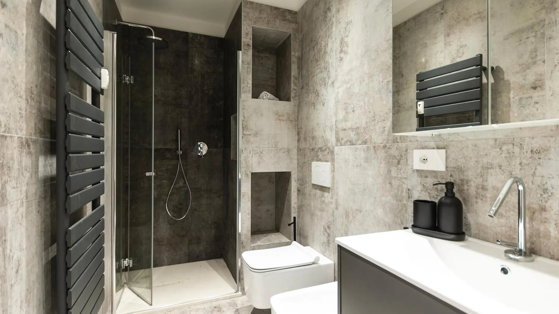 Youhosty - Perego 7 Sx Milan